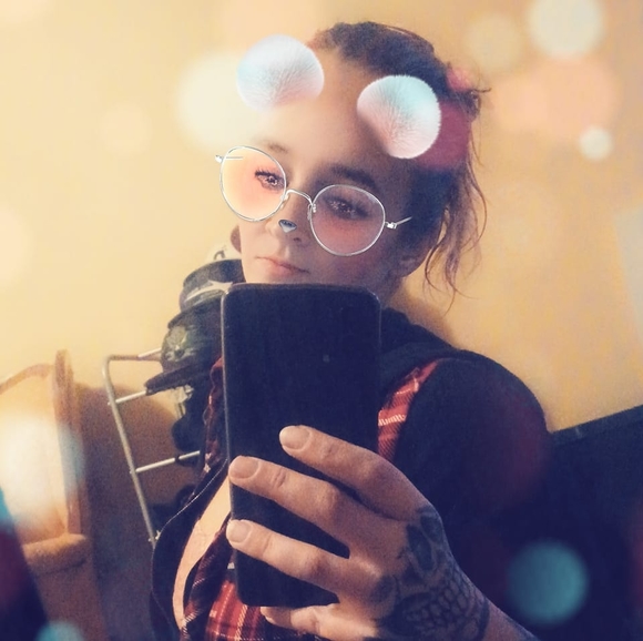 Meet your Posher, Chantele - Picture 1 of 1